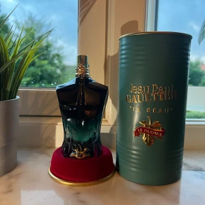 Jean Paul Gaultier Le Beau Le Parfum - Säljer nu min JPG Le Beau Le Parfum. Ca 70 av 75ml kvar. 