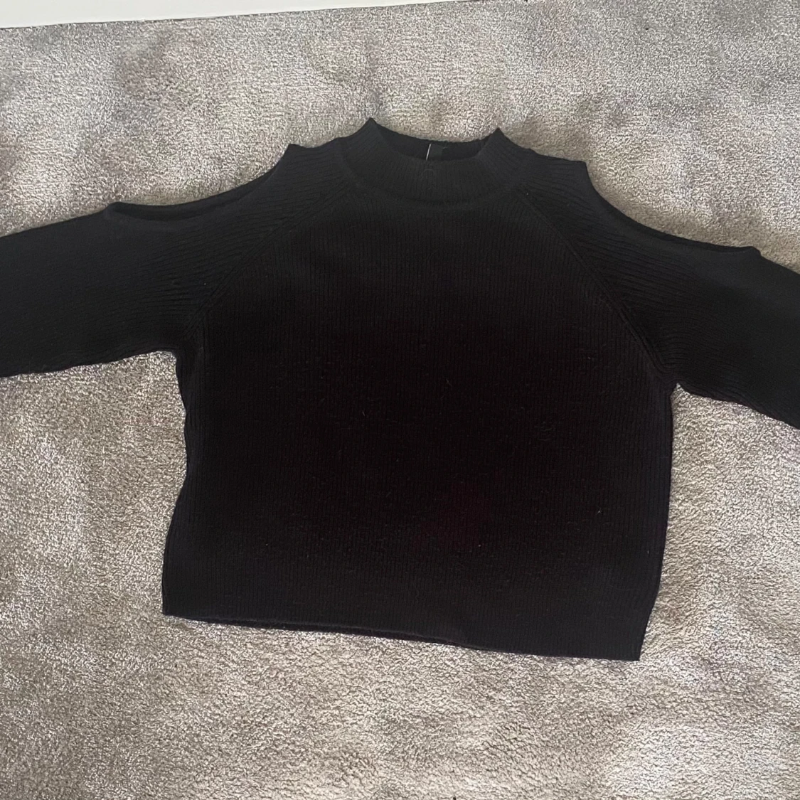 Svart tröja  - 90