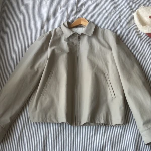 Zara jacka - Zara jacka, storlek L Väldigt stilren aldrig använd