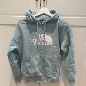 Hoddie i storlek S. Endast testad Nypris:995kr