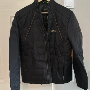 Höstjackan biker modell - Lätt vikt och ända varm jacka. 