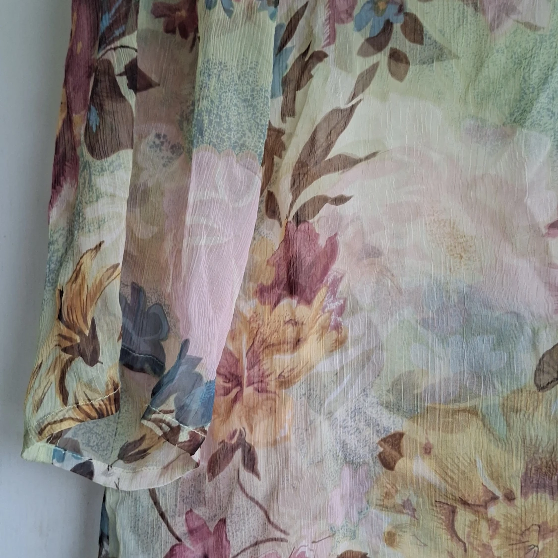 Blommig tunika med v-ringning - 91