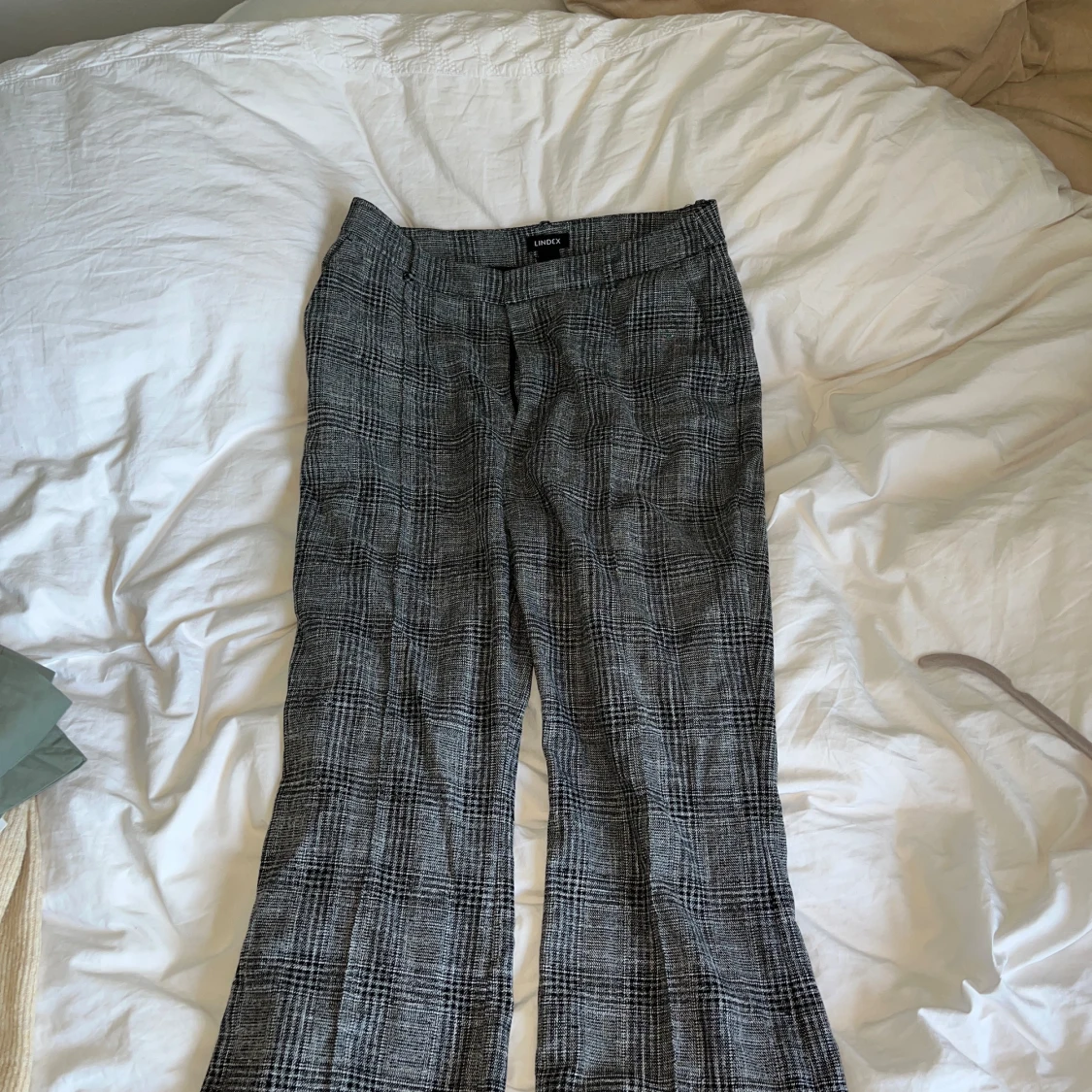 Utvidgade kostymbyxor 