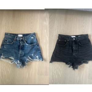 2 jeans shorts  - Säljer 2 jeans shorts för 150kr från zara. Pris kan diskuteras. snabb affär = billigare pris