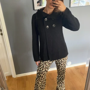 Kofta - En slags kofta i bla ull, super fin och mysig