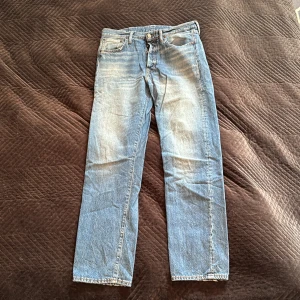 Acne Jeans - Fina Acne Jeans. Köpta på Acne Studios i Stockholm. Storlek W32, L32. Inköpta för cirka 3500kr. Köpare får gärna prova byxorna och/eller står för eventuell frakt. Inga returer. Jeansen är i toppskick. Knappt använda.