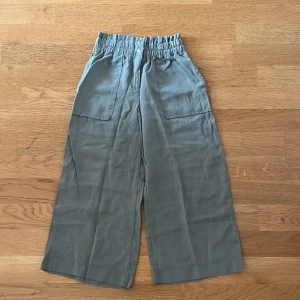 Fladdriga byxor  - Bra skick, bra när man behöver lite svalare byxor 