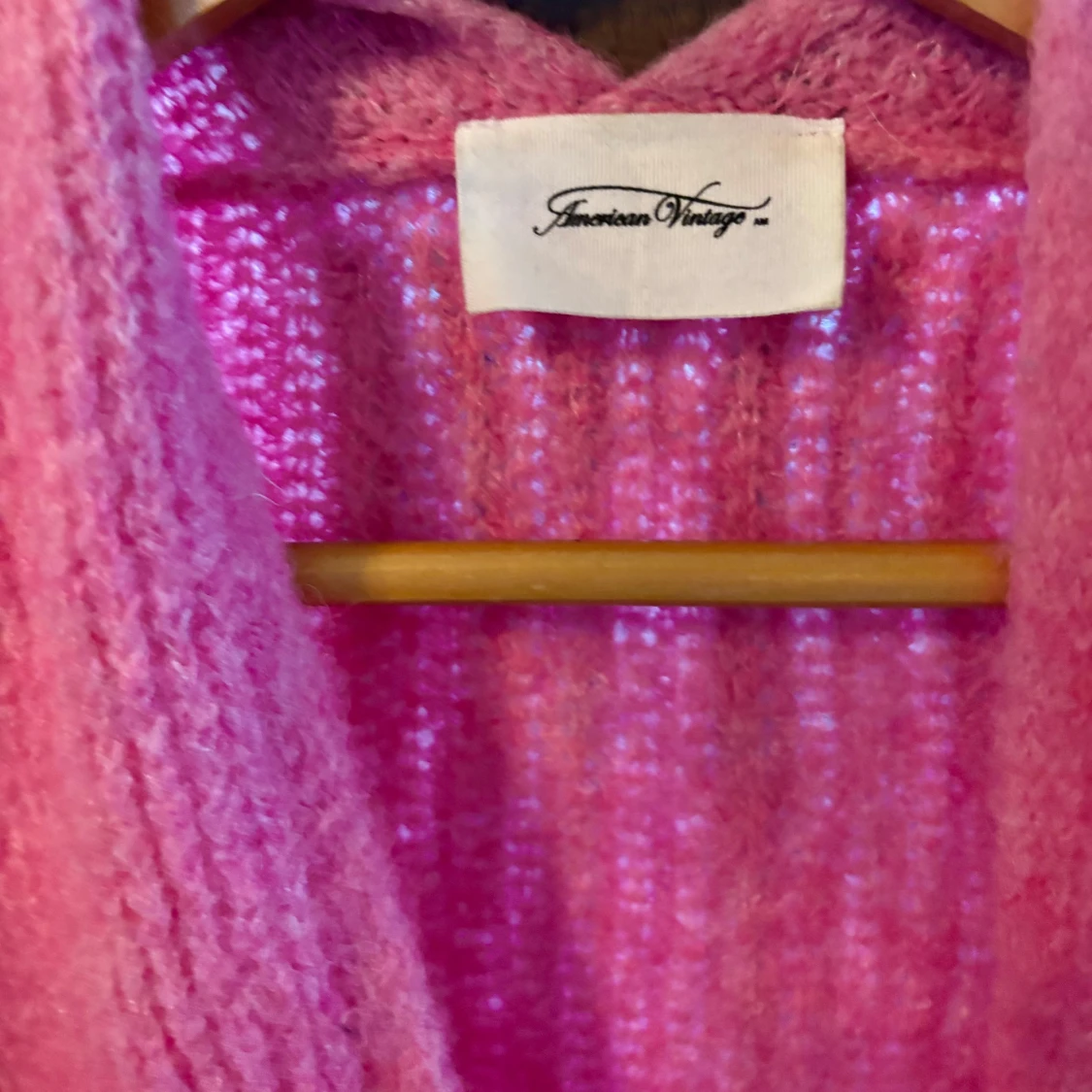 Rosa stickad kofta från American Vintage - 91