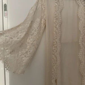 Kimono NOIR - Från Hunkemöller, NOIR collectionen. Använd 1 gång, storlek XS/S