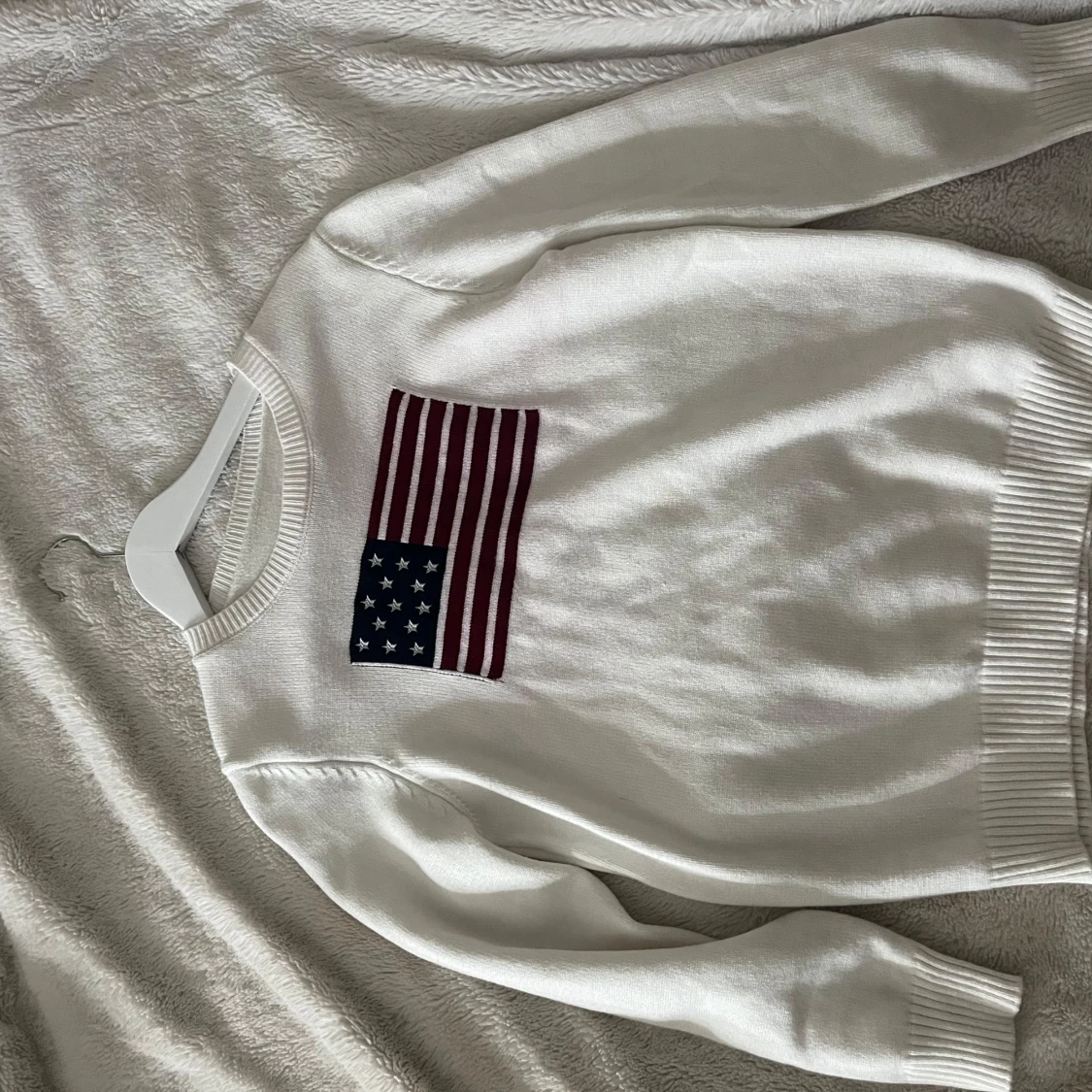 Fin vit stickad tröja  - 90