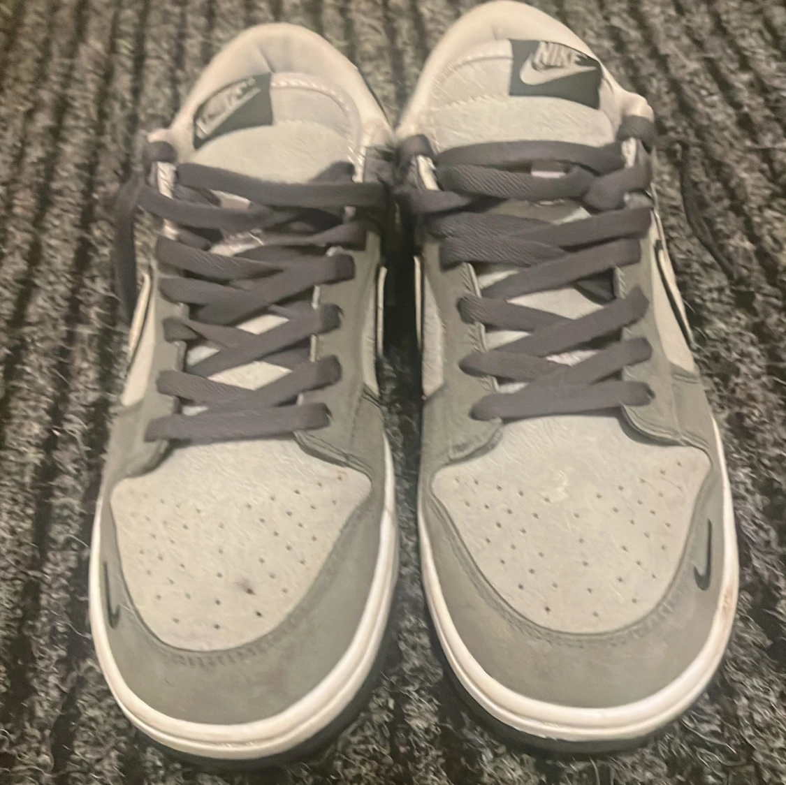 Grå Nike sneakers - 27