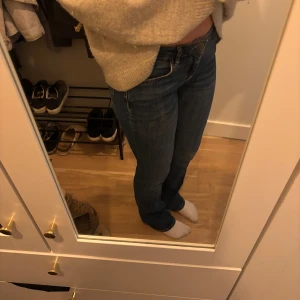 Bootcut jeans - Fina populära Zara jeans. Low waist med bootcut. 