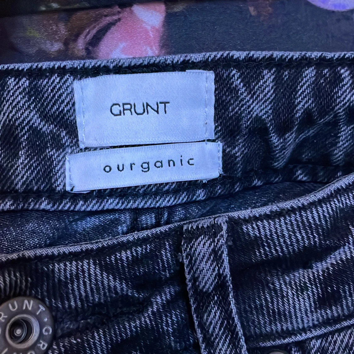 Grå jeansbyxor från Grunt - 90