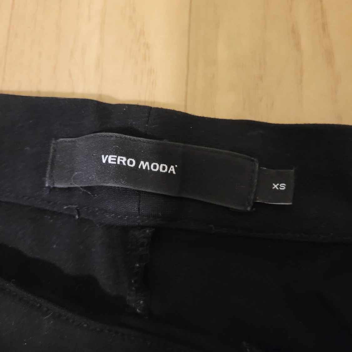 Svarta byxor från Vero Moda - 90