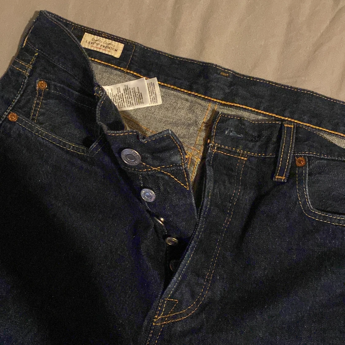 Mörkblå jeans från Levi's W33 L34 - 91