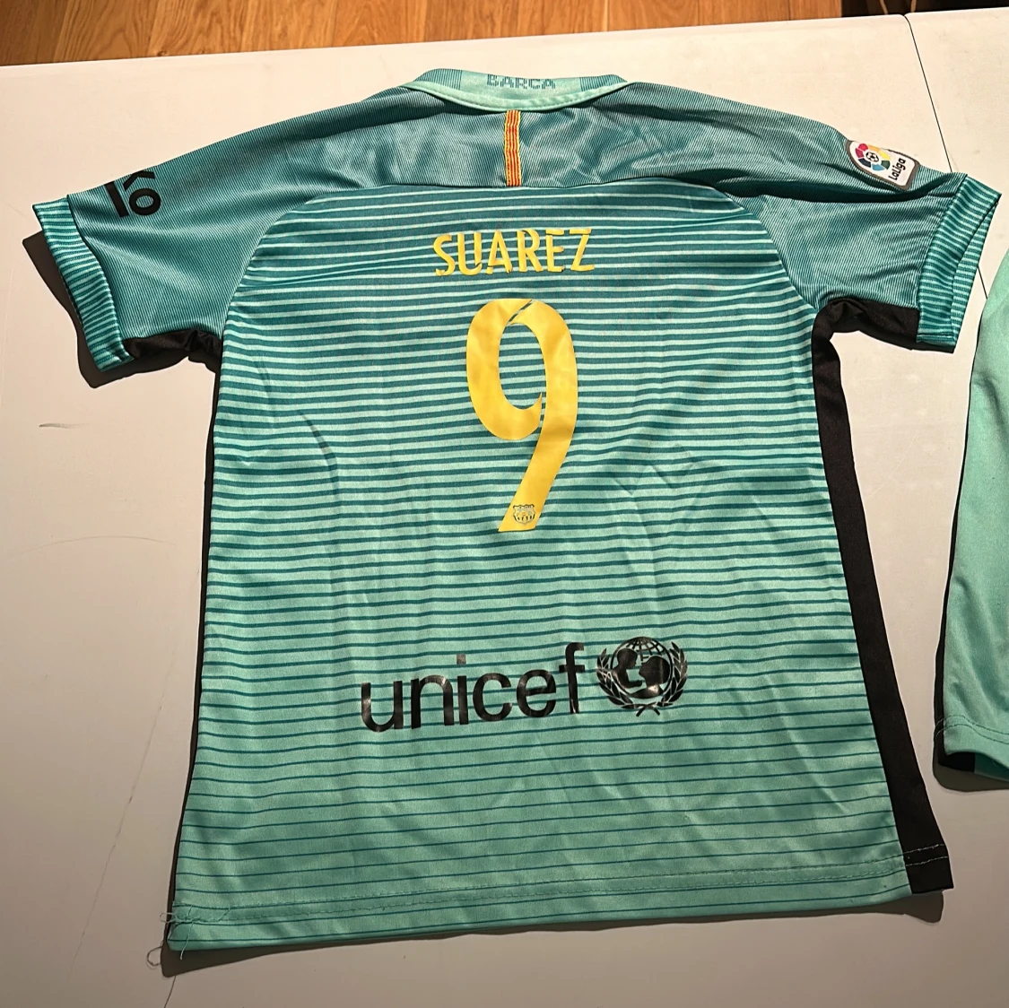 Fotbollsset med tröja och byxa - 91