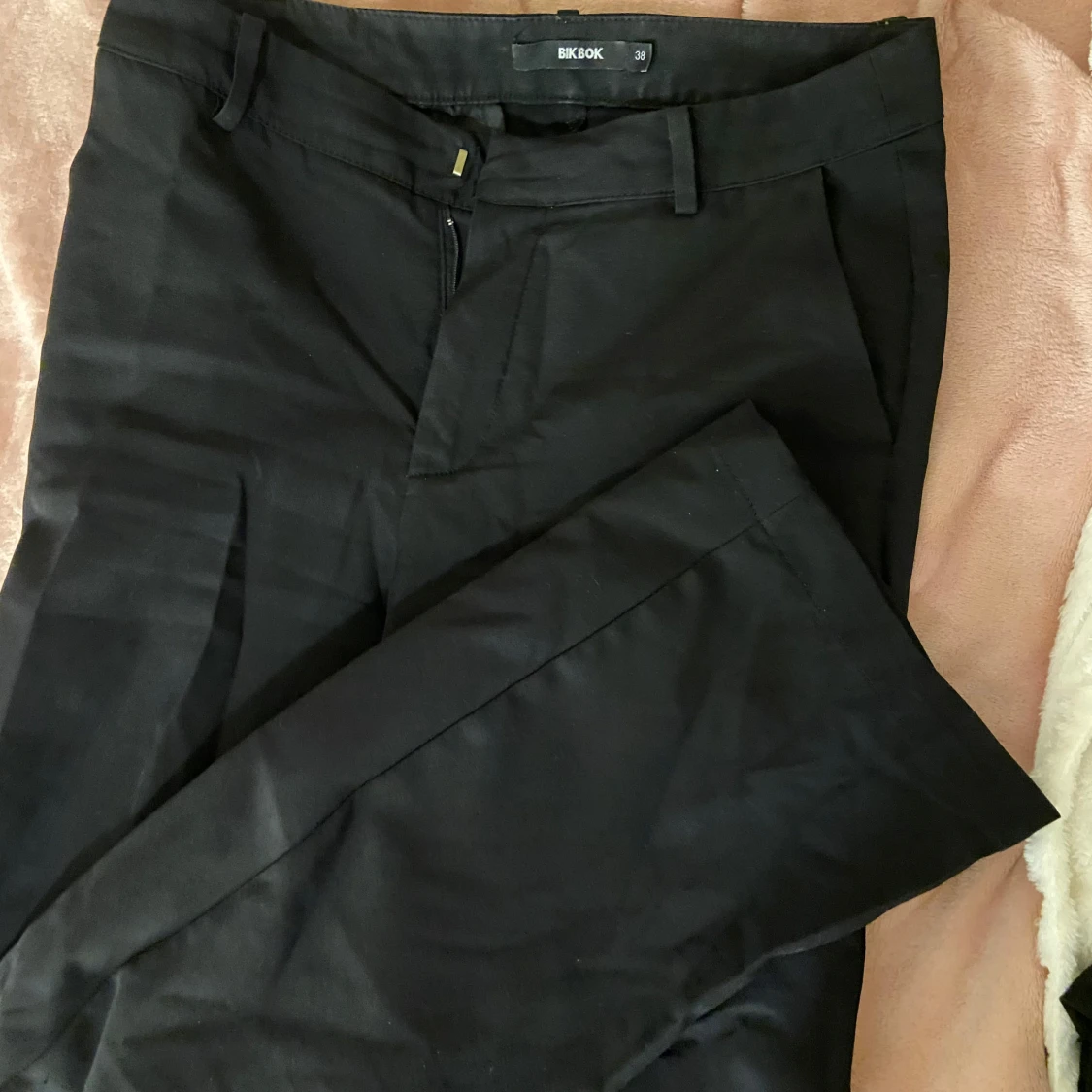 Bikbok kostymbyxor - 90