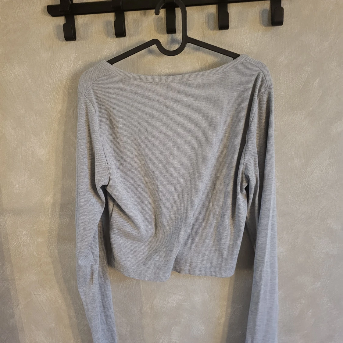 Grå ribbad kofta från FB Sister - 90