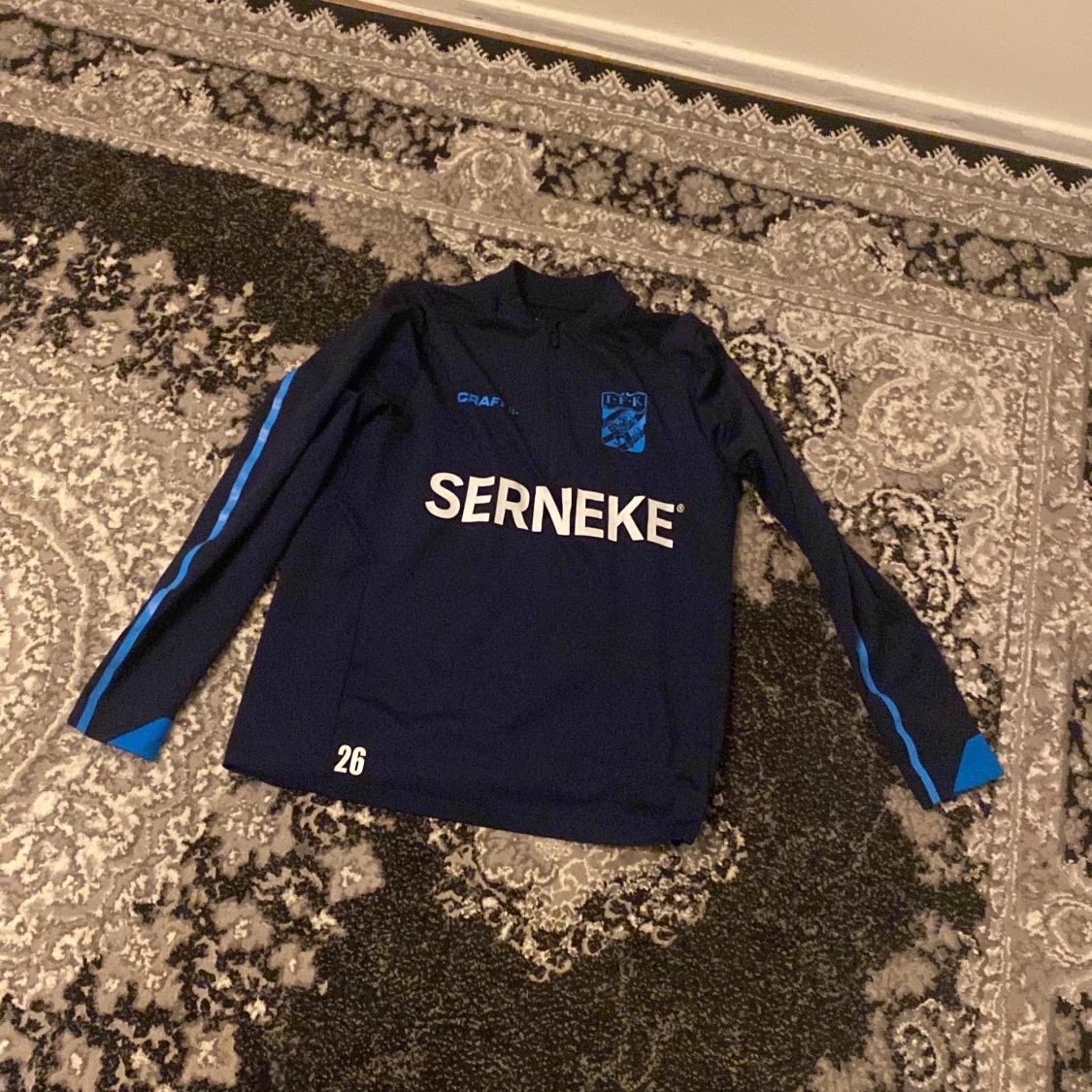 Mörkblå långärmad tröja från Craft