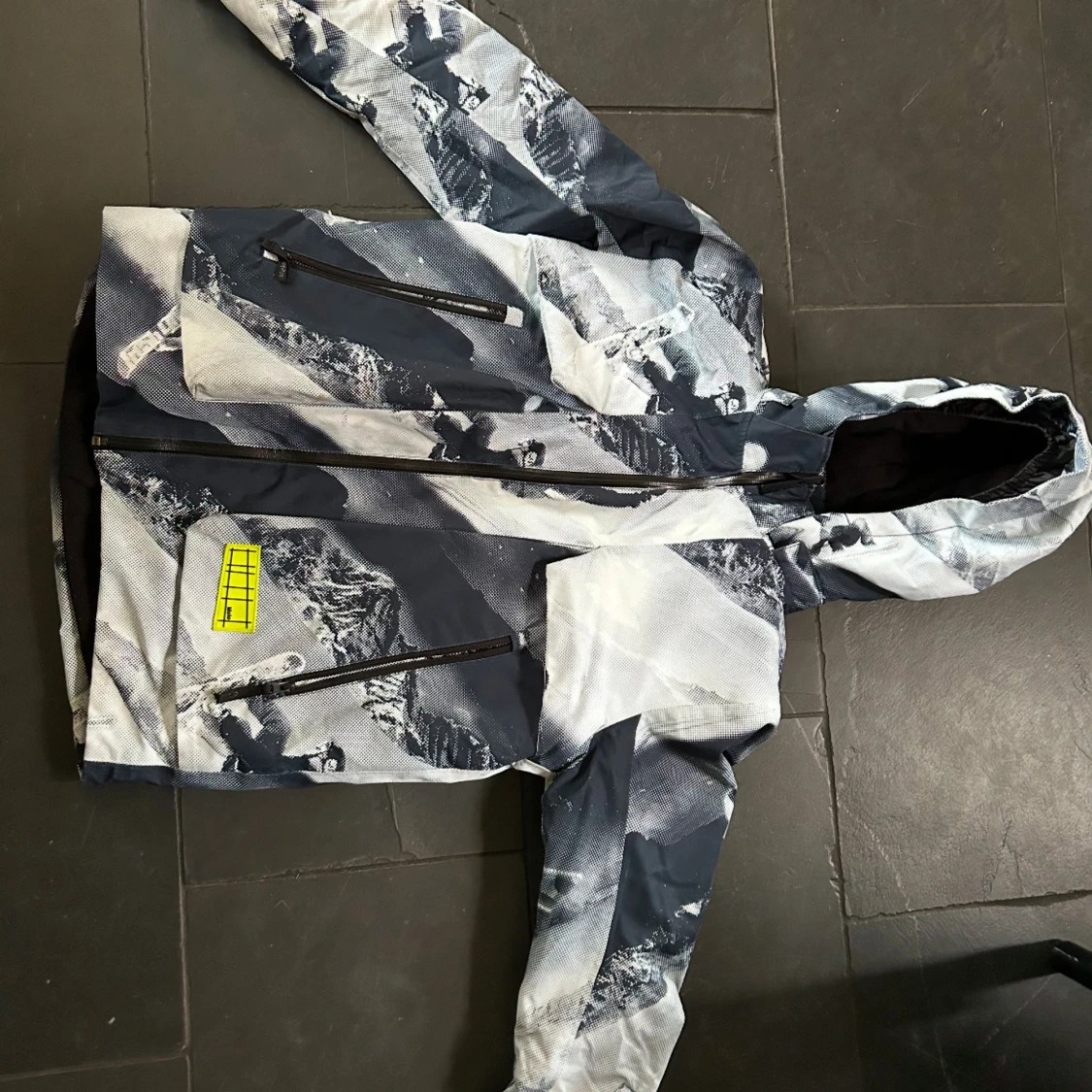 Mönstrad jacka med huva - 90