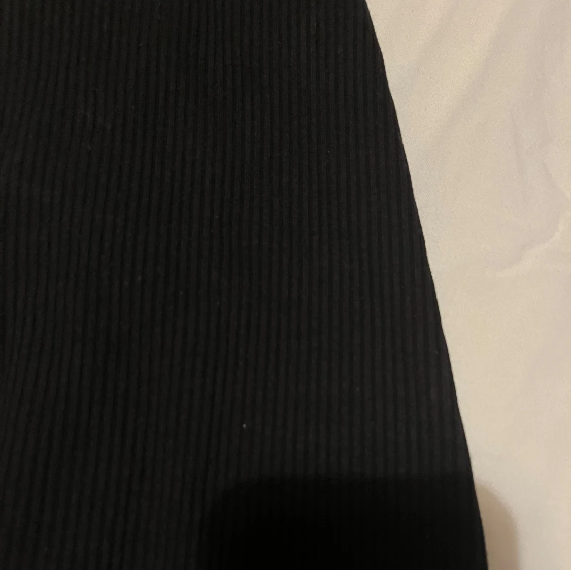 Svart ribbad body  - 91