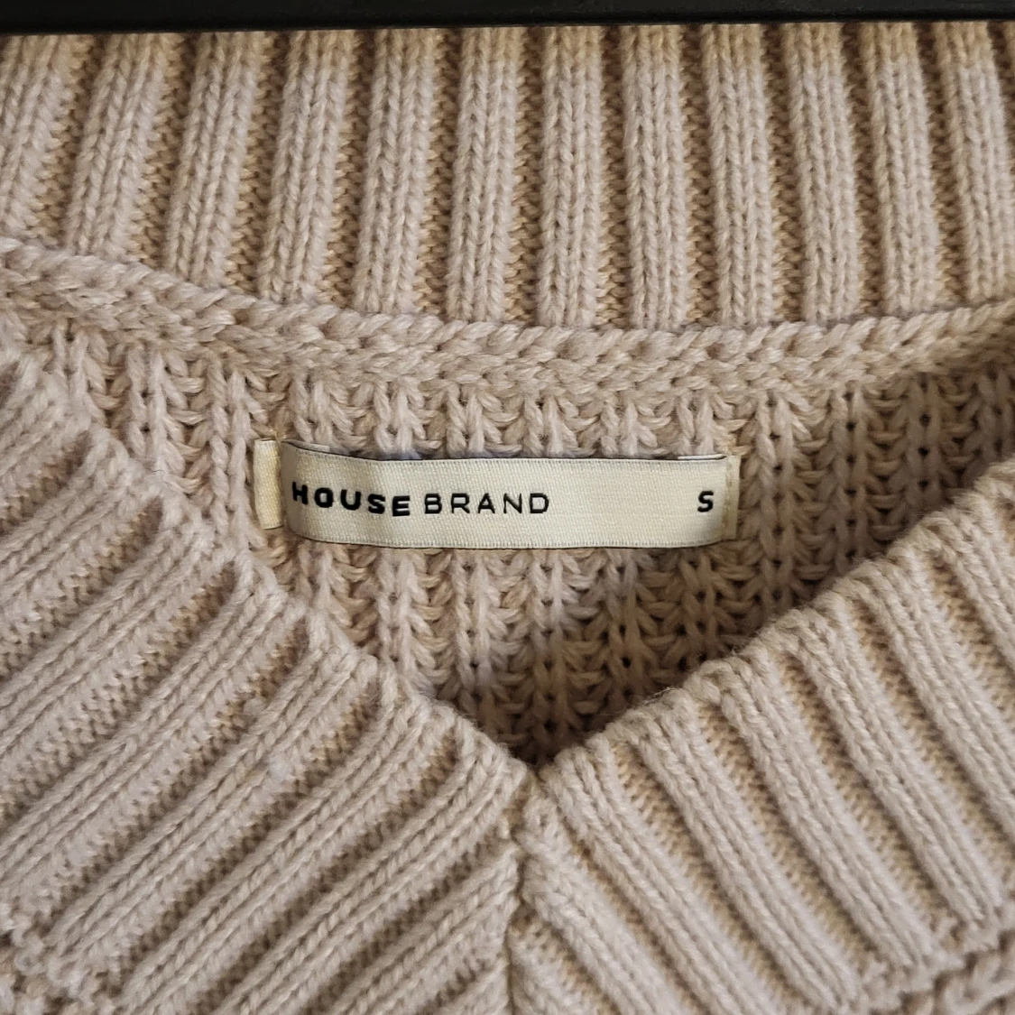 Beige stickad tröja från House Brand - 91