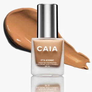 CAIA It's Iconic Foundation och Concealer 3W - Säljer CAIA It's Iconic Foundation och Concealer. Concealern matchar foundationen för en jämn look. Tänkt som en julklapp, men tog fel färg. Nypris är 295 kr & 195kr, säljs nu för 250 kr ihop!🌟