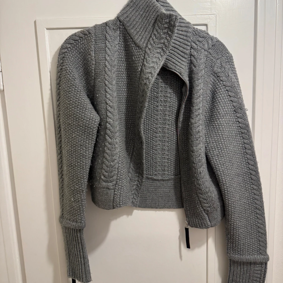 Grå stickad kofta/jacka från Malene Birger