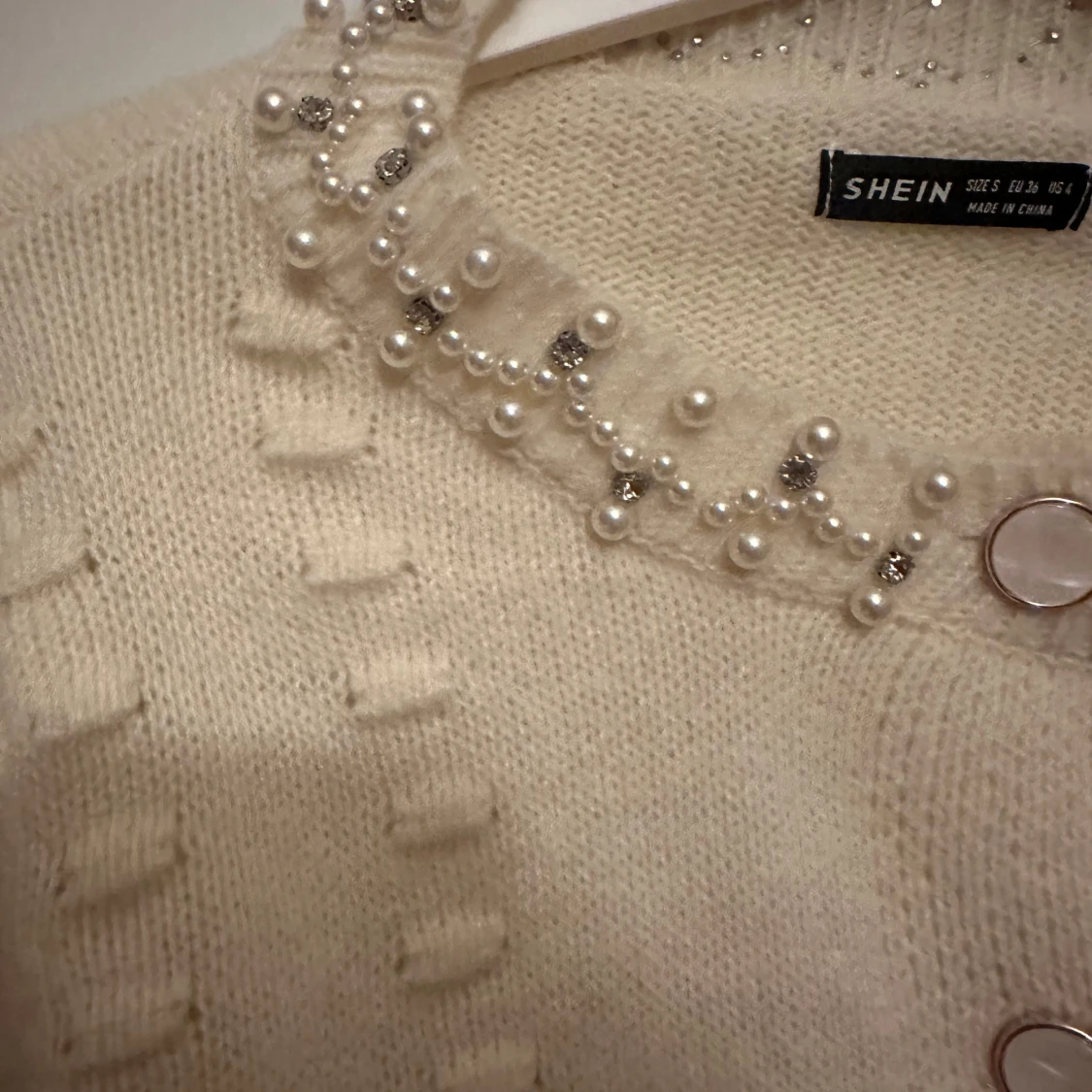 Stickad Cremefärgad tröja   - 90