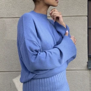 LXA tröja  - Mörkblå, oversized, supermjuk stickad tröja. Finns ej att få tag på längre. Nyskick, aldrig använd. 