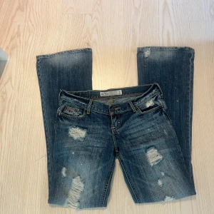 Low waist jeans💗💗 - Jättesnygga Low waist jeans, med hål från hollister. Har ingen bild på, då de är för små, storlek 1💗💗