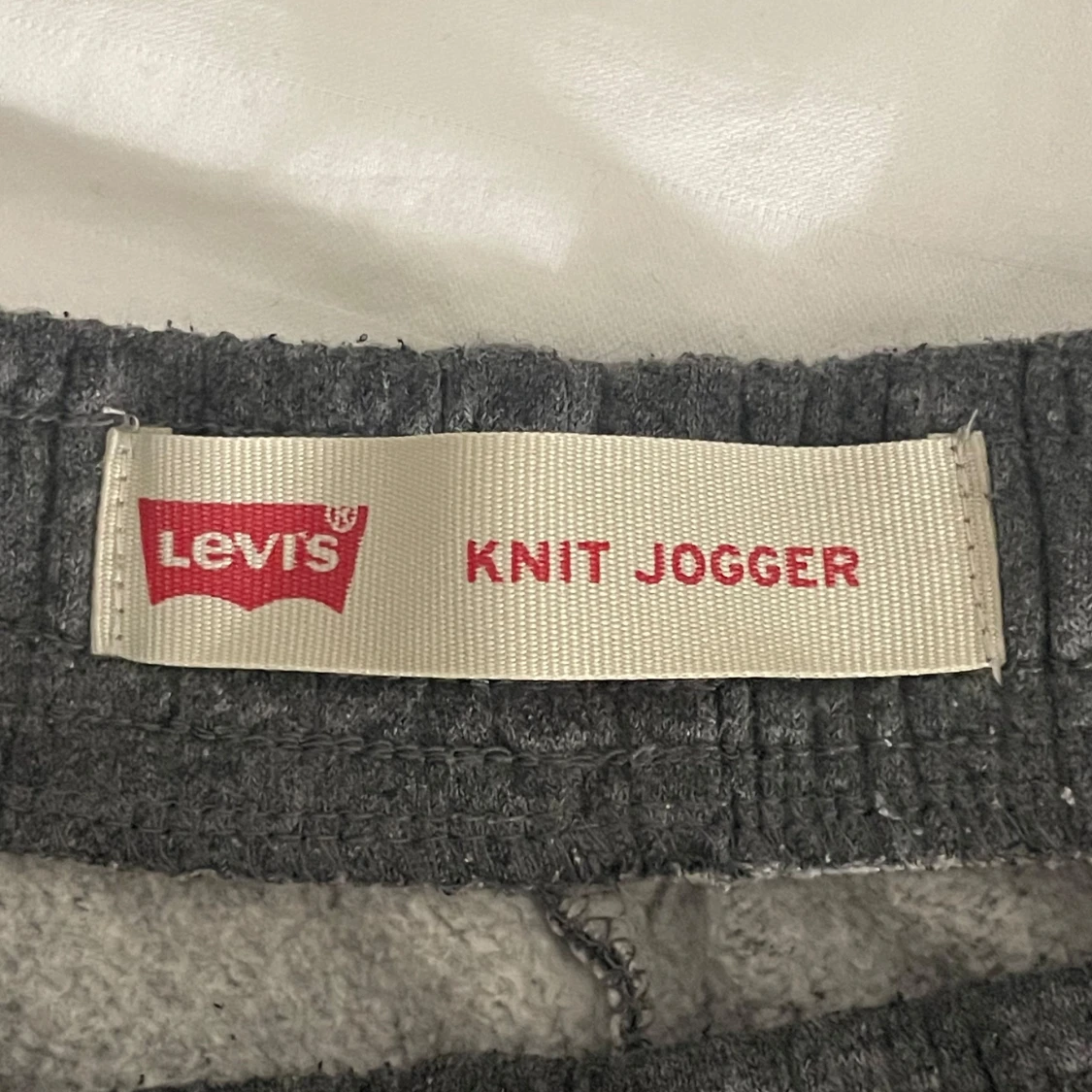 Gråa joggers från Levi's - 91