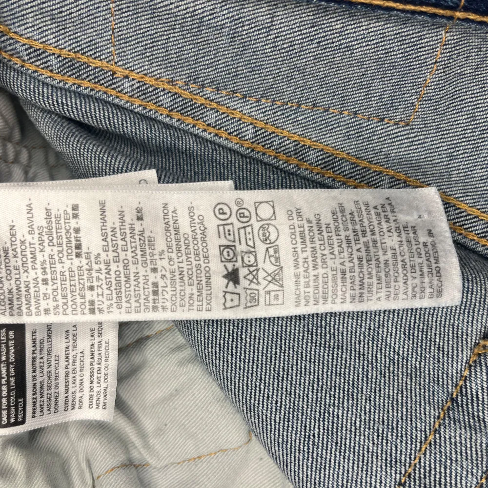 Used under 10 times and is like new.   W30/L30. Jeans & Byxor.