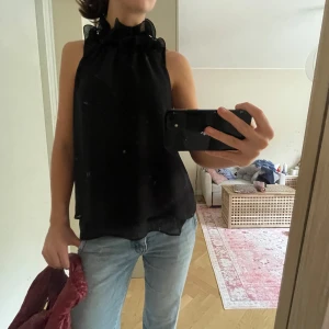 Blus  - Fin blus som aldrig kommit till användning!!💓