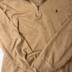 Polo Ralph Lauren 1/4 zip - Polo Ralph Lauren tröja i mint condition. Storlek M Nypris brukar ligga kring 1500kr