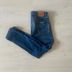 SCOTCH & SODA JEANS - Scotch & Soda jeans i slim modellen Ralston | Storlek: 31/32  - Skicket är bra - Mitt pris: 349- Nypris: Ca 1600   Hör gärna av dig om du har några frågor.//AU_Archive
