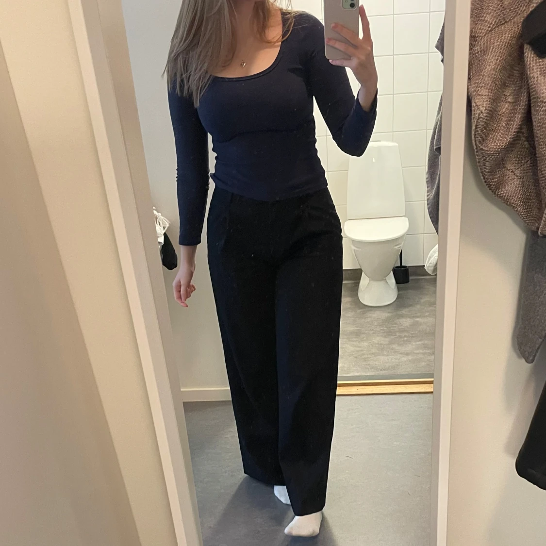 Marinblå långärmad tröja - 90