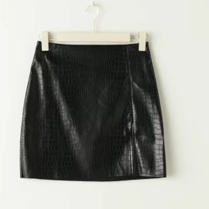 Skinnkjol  - Från Gina 