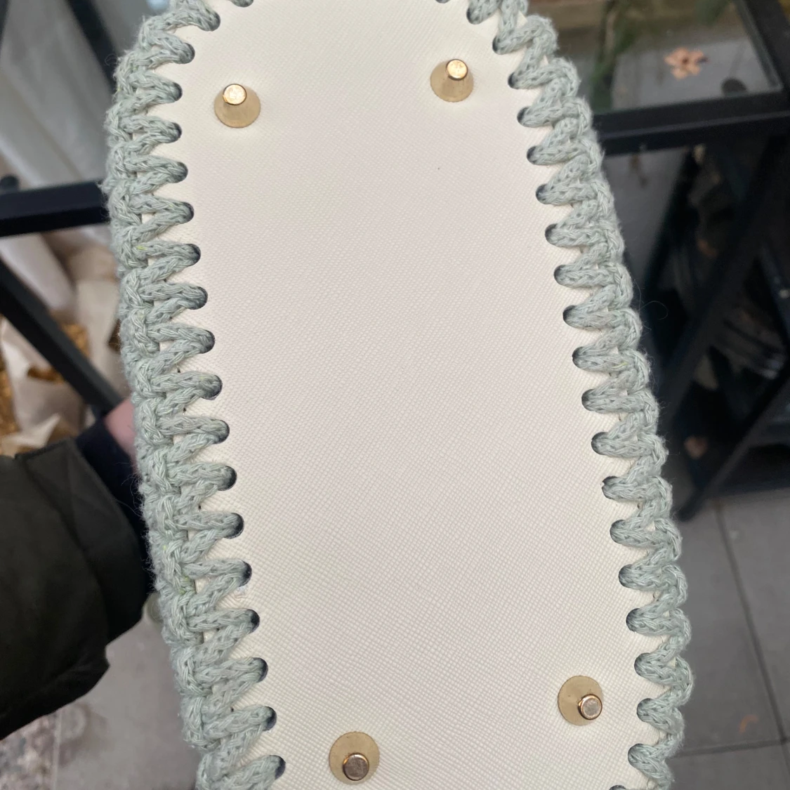 Stickad beige väska - 90