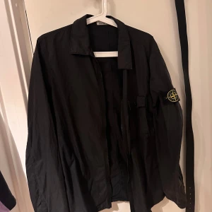 Stone island overshiert - Storlek m och är använd