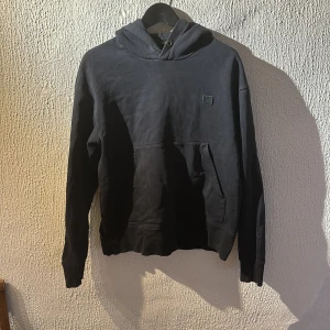 Acne Studios hoodie! Size L 180/100A - Nyskick, saknar band till luvan