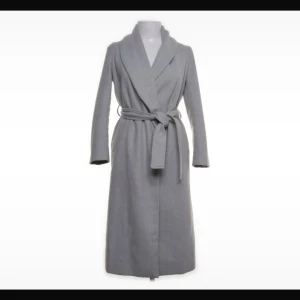 Kappa storlek L ”petite” - Från New Look ”Petite” Nopprig I begagnat skick   Köpte själv begagnad men var lite kort i ärmarna för min del