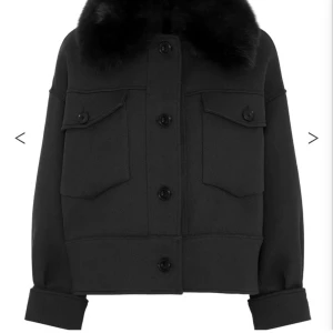 Meotine jacka💕 - hej säljer nu min meotine jacka för den inte kommer till användning har använt den 6-5 gånger nu under hösten men behöver pengar för en ny vinter jacka, den är som ny jätte bra skick💕 kom privat för flera bilder