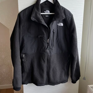 Tjock fleecejacka från The North Face Herr - Tjoch och skön fleecejacka från The North Face i storlek XL herr.  Från rök- och djurfritt hem 🍁