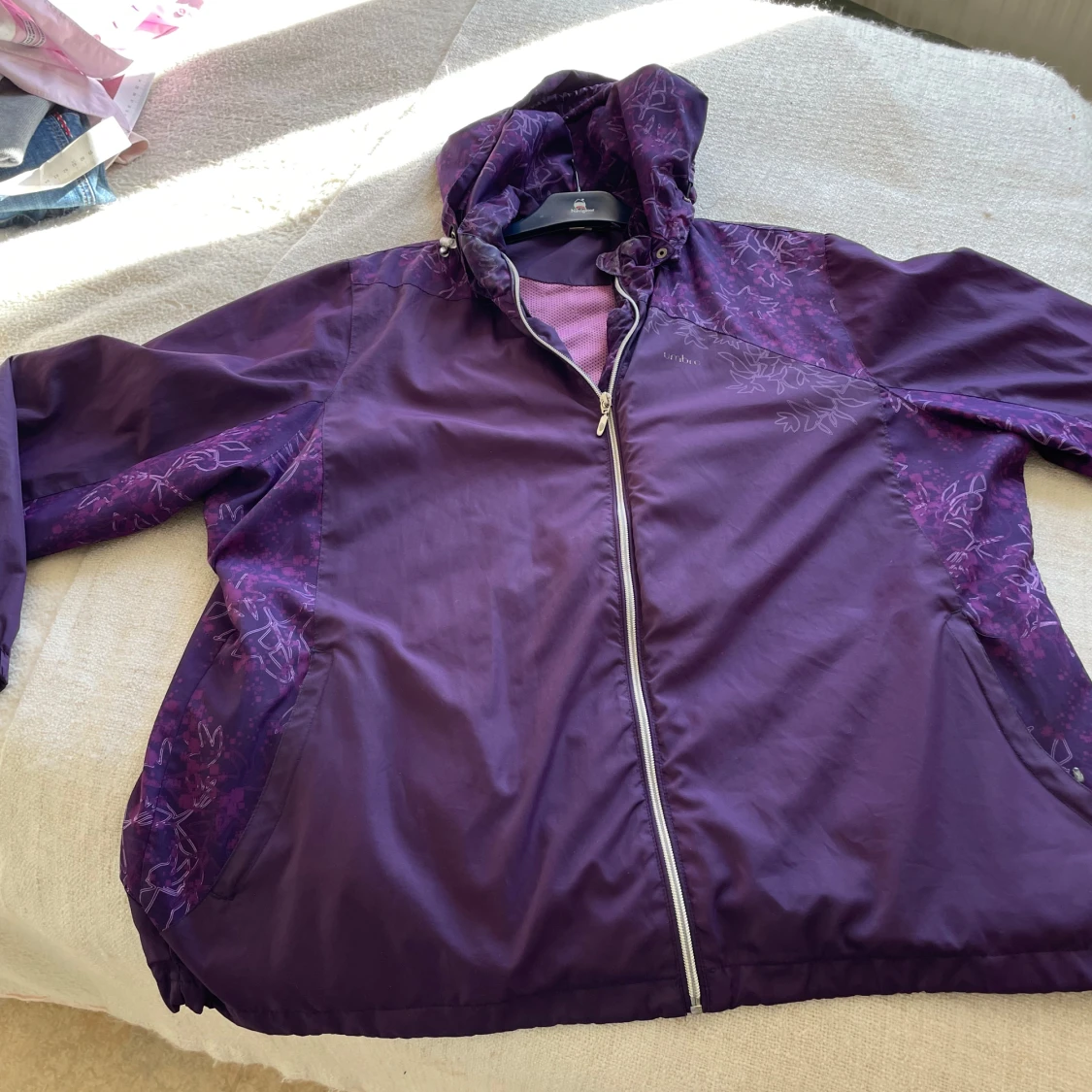 Lila vindjacka från Umbro - 92