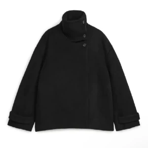 Arket kappa  - Arket kappa använd en höst , köpt för 1900 har jag för mig🩷