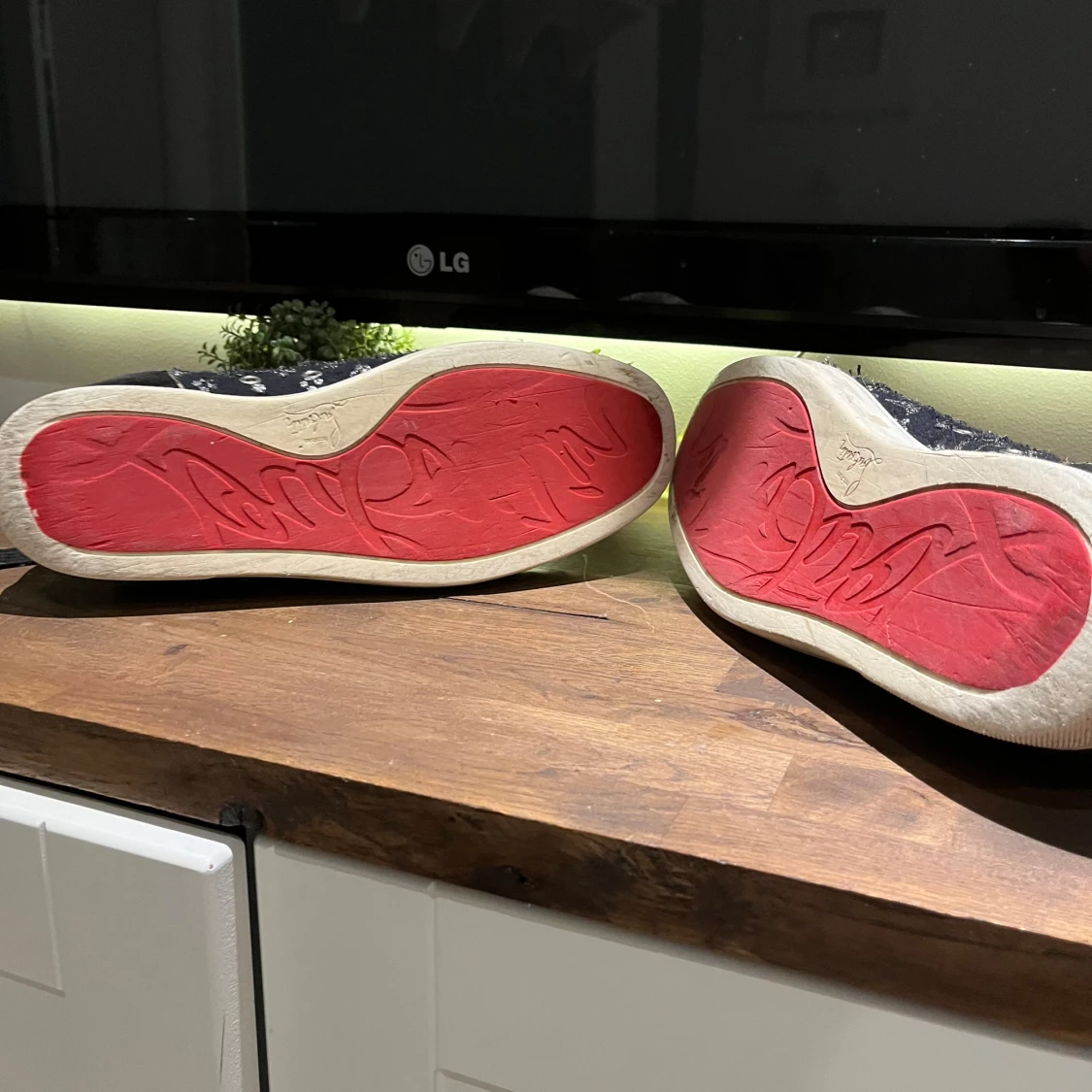 Christian Louboutin - 93