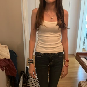 snyggt ribbad linne - jätte fint skick. 