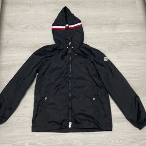 Moncler Windbreaker - Moncler windbreaker helt ny, storlek 1=S