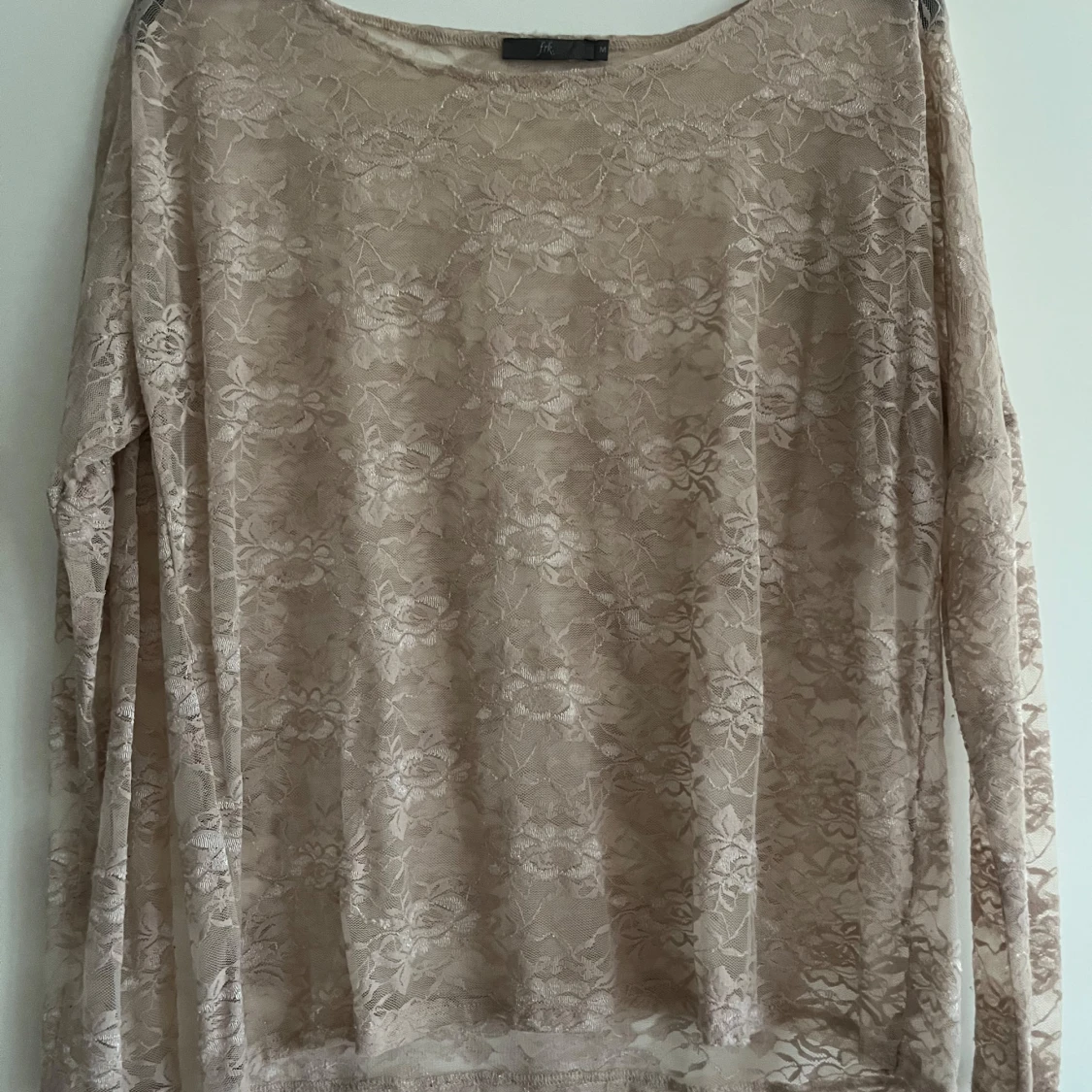 Beige spetsblus från frk.